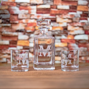 Personalizowany szklany dekanter do whisky - idealny prezent dla niego, chłopaka lub prezent ślubny, prezent na dzień ojca