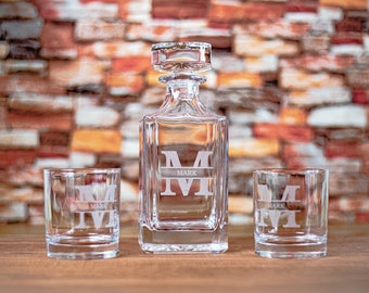 Personalized Whiskey Glass Decanter  - The Perfect Gift For Him, Boyfriend Gift or Wedding Gift