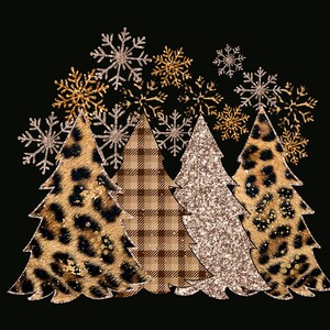 Pu&ograve; includere: Un'illustrazione digitale di cinque alberi di Natale con diversi motivi. Gli alberi sono decorati con glitter dorati e fiocchi di neve. Gli alberi sono su uno sfondo nero.