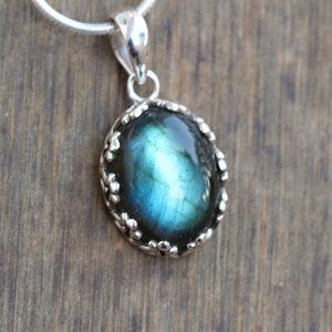 Labradorite Pendant, Sterling Silver Jewelry, Natural blue flash labradorite, Gift for love, Gemstone Necklaces Pendants, Anniversary Gift