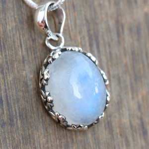 Rainbow Moonstone Pendants, Sterling Silver Jewelry, Gift For Her, Natural Blue flash moonstone healing Gemstone Necklace, Statement Jewelry