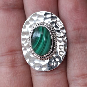 Malachiet Sterling zilveren handgemaakte ring, cadeau voor haar, statement ring, niersteenkuur, jubileumcadeau, sierlijke sieraden, gehamerd ontwerp