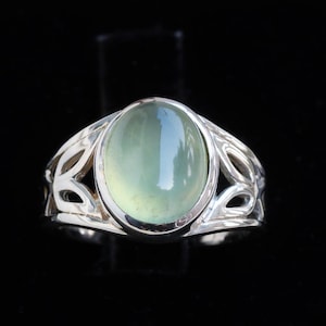 Prehnite Sterling Silver Ring, Stone of prophecy, Gift for her, Natural Green Prehnite, Gemstone Cabochons, Anniversary gift idea, boho ring