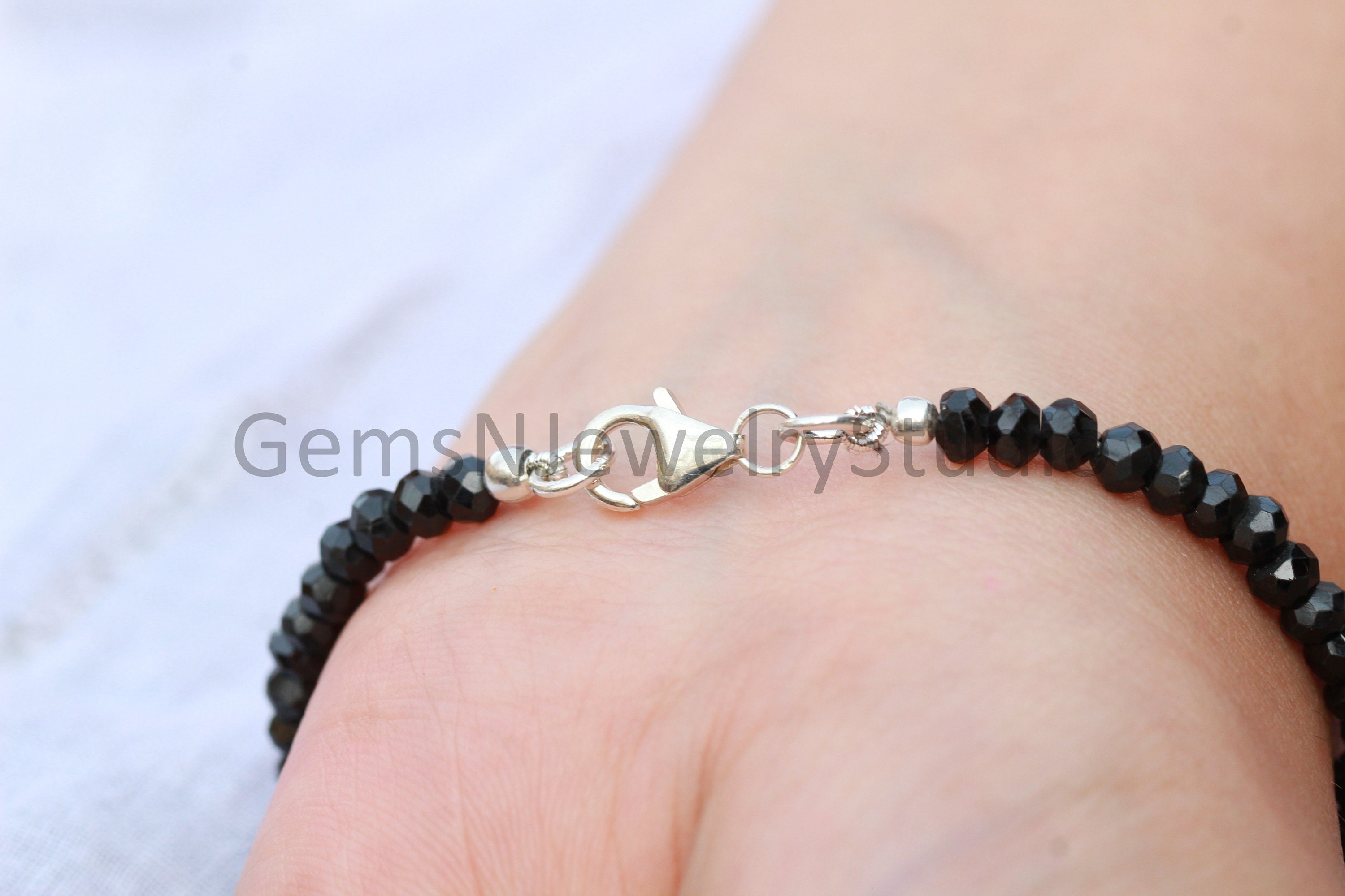 ブラックオニキスビーズブレスレット：ファセットカット4mm、邪眼の