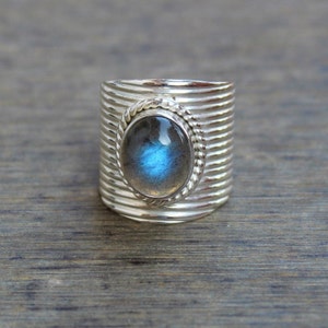 Labradorite Ring-sterling silver Jewelry-Statement rings-Gift for her-boho rings-bold Rings-Gift For her, Cocktail Rings-wide band jewelry