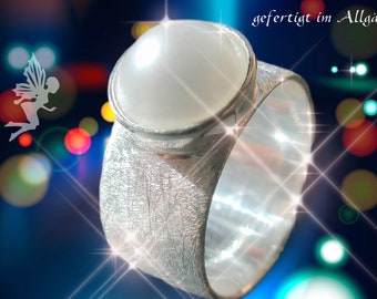 Silver ring with white pearl