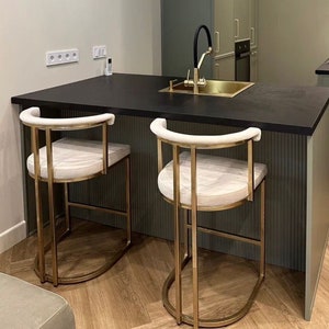bar stool
