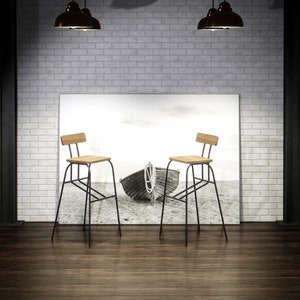 bar stool