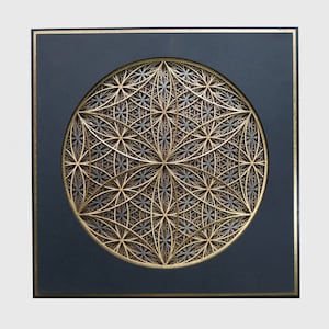 Mini mandala encadré « Graines sacrées » Mini-décoration murale mandala. Carton + bois.