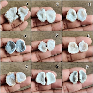 Un sacco di bellissime coppie di geodi di agata druzy naturale minuscola, coppie di geodi di agata druzy per la creazione di gioielli, coppie di agata druzy per gioielli