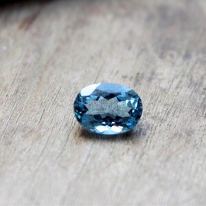 Faceted Aquamarine Gemstone: 9.5x7mm Jewelry Cut Stone