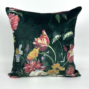 Luxury Flower Textured Velvet Dark Green Pillow Cover, Decorative Flower Cushion Cover (All Sizes)