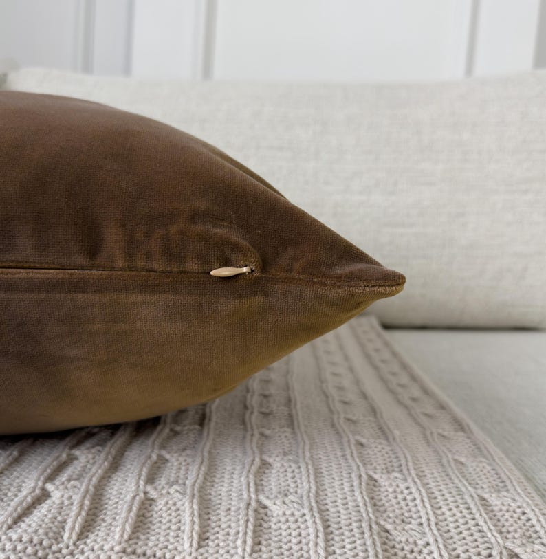 Funda de cojín de terciopelo premium en color topo, funda de almohada decorativa para el hogar, funda de almohada lumbar (todos los tamaños) imagen 7