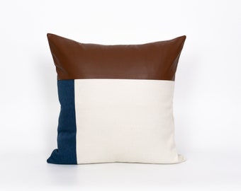 Housse de coussin color block en cuir suédé, bleu marine, crème, housse de coussin en lin