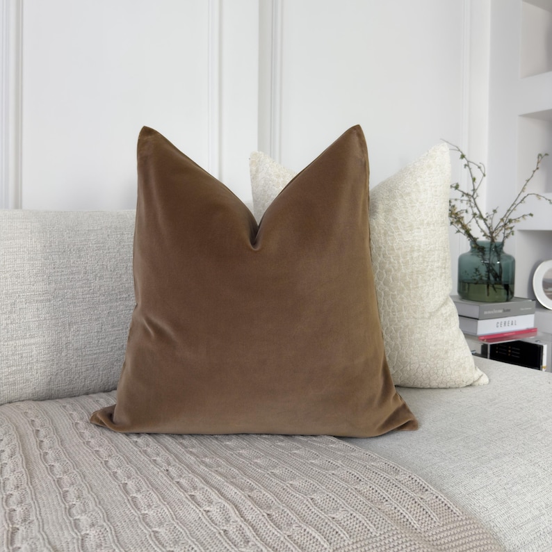 Funda de cojín de terciopelo premium en color topo, funda de almohada decorativa para el hogar, funda de almohada lumbar (todos los tamaños) imagen 9
