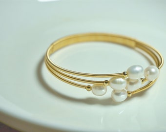 White Pearl Bracelet Delicate pearl bracelet-Pearl bracelet-Bridal jewelry-Bridal Pearl Bracelet-Cuff Bracelet-Open cuff Bracelet