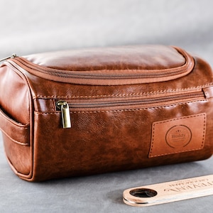 Personalized Men's Leather Toilet Bag, Custom Designed Groomsmen Gift, Ideal Gift for the Groomsman