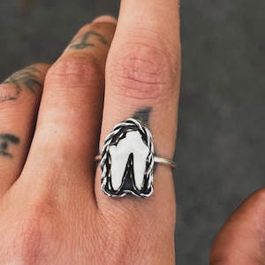Fox Tooth Silver Ring / Fox Molar Teeth/ Sterling Silver Ring / Statement Ring / Teeth Jewelry/ 925 silver/ Unique Ring/Real Teeth Jewelry.