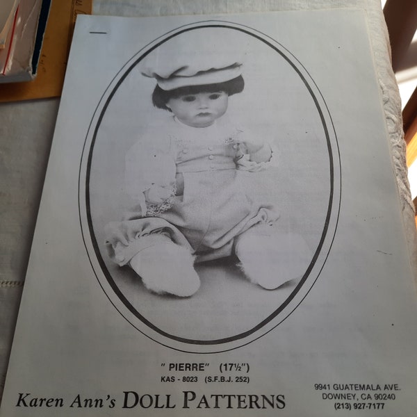 Vintage 1980s 17.5" Patrón de ropa de muñeca niño por Karen Ann Sanchez