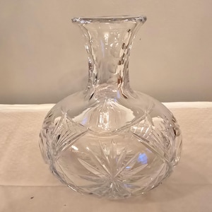 Vintage Beautiful Pinwheel Crystal Vase - Medium Size
