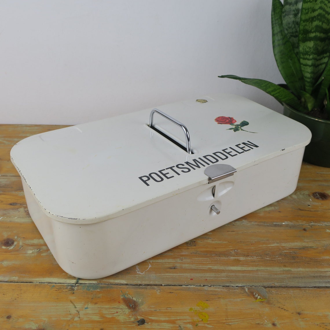 shoe polish storage box