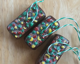 Ornement de Noël givré scintillant pour gâteau aux fruits - Fait main dans l'Ohio, personnalisé ! Cadeau mignon et amusant
