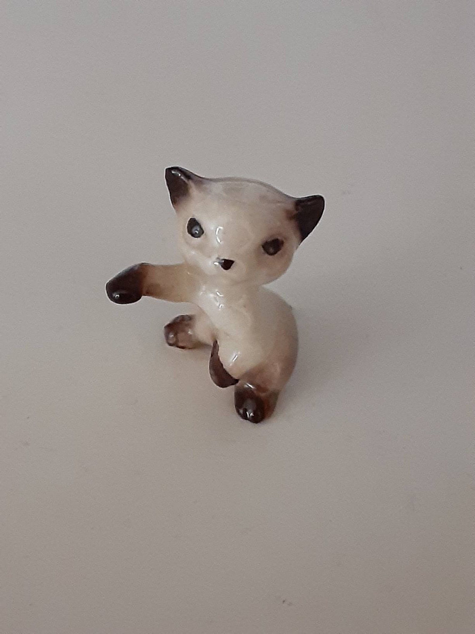 hagen renaker siamese