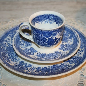 Coffee cup with saucer and cake dish,BURGENLAND blue / Villeroy & Boch / made in germany / white and blue /Farmhouse Decor/ Wedding Gift