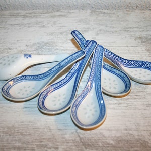 Vintage Chinese Blue and White Rice Wheat Grain Rice Eyes Porcelain Spoon (6 Total) ~ 5&quot; x 1-3/8&quot;