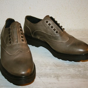 Italian Unisex leather shoes, dove gray, without laces, decorative studs, number 41, made in Italy, Rubber sole