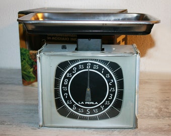 ITALIAN  vintage 70s kitchen scale, stainless steel/Kitchen Decor/Food Scale/ Gift idea/Farmhouse Decor / Christmas gift/ Gift for her/Props