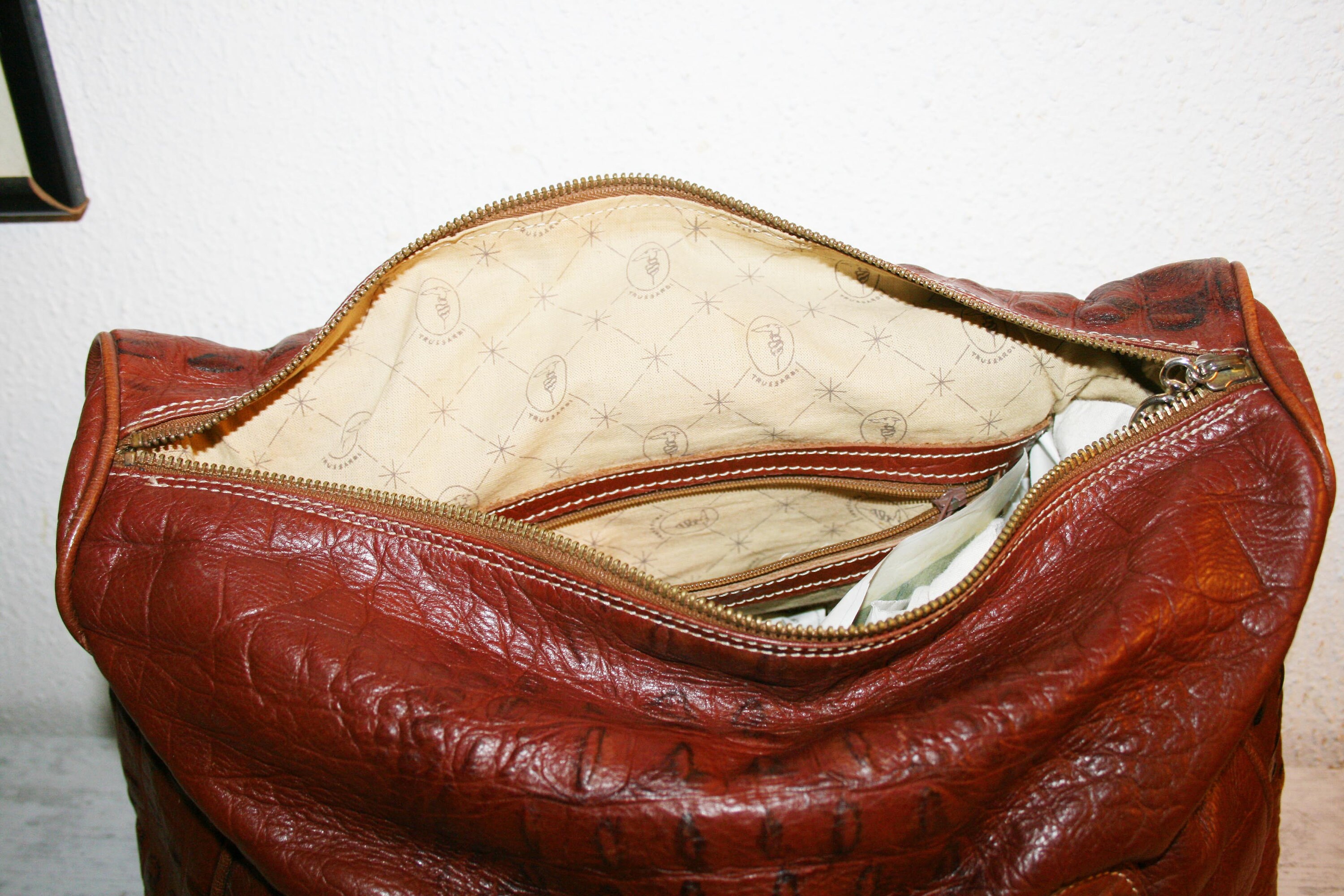 Vintage Trussardi Made in Italy Leather Shoulder Hand Bag Vintage Trussardi Made in Italy Leather Shoulder Hand Bag