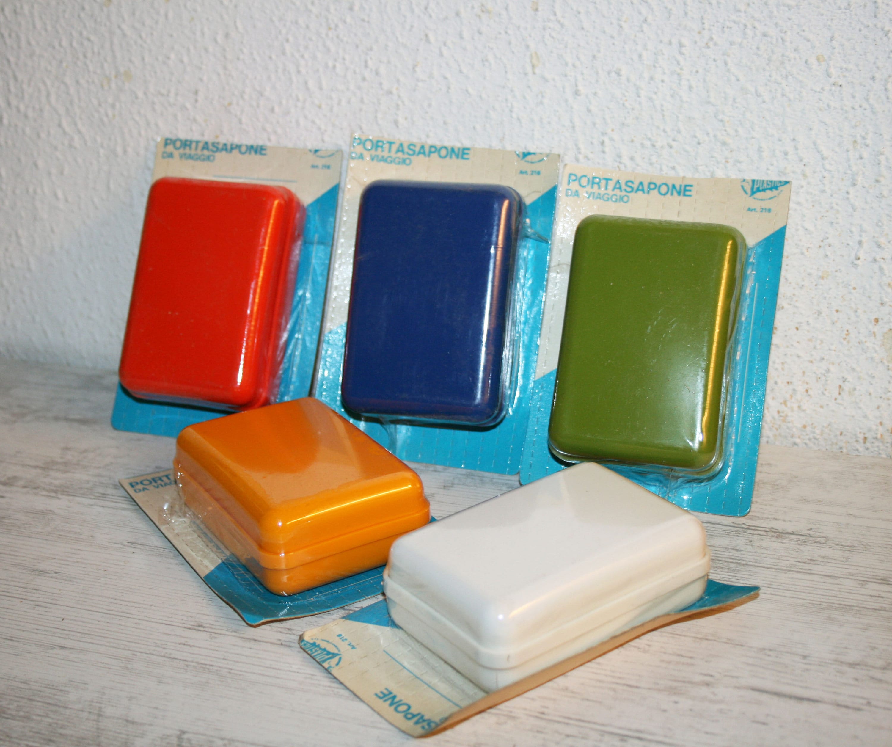 Colorful vintage 60's Soap Box Travelling Soap Box-plastic material  original packaging Made in Italy travel soap dish -  Italia