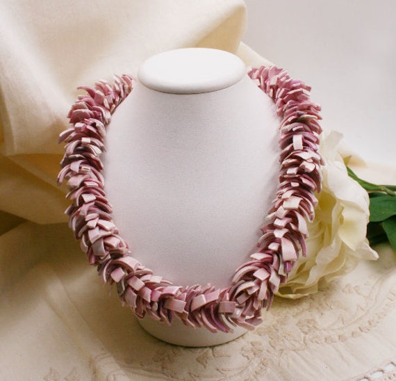 VINTAGE SHELL necklace / stones necklace / Summer