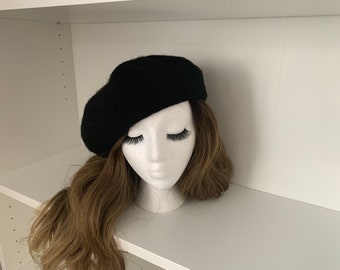 SALE!French Beret, Classic Wool Beret, Spring Beret. Wool Hat. Black Beret made of 100% Wool. Women Beret. Women's Slouchy Black Beret