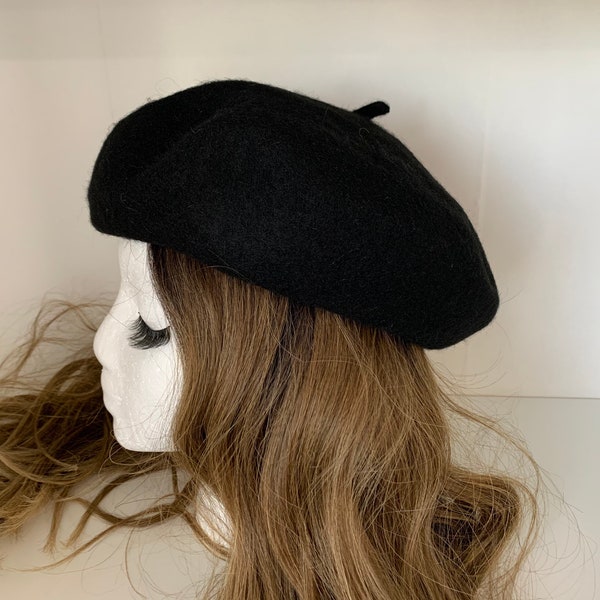 SALE!Adjustable Size French Beret, Classic Wool Beret. Spring Beret. Fall Beret. Wool Hat. Beret is made of 100% Wool. Women Beret.