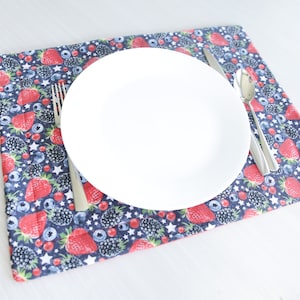 Summer Berries Quilted Placemat | stars, fabric placemat, Independence Day, dining decor, strawberries, blueberries, blackberries, summer