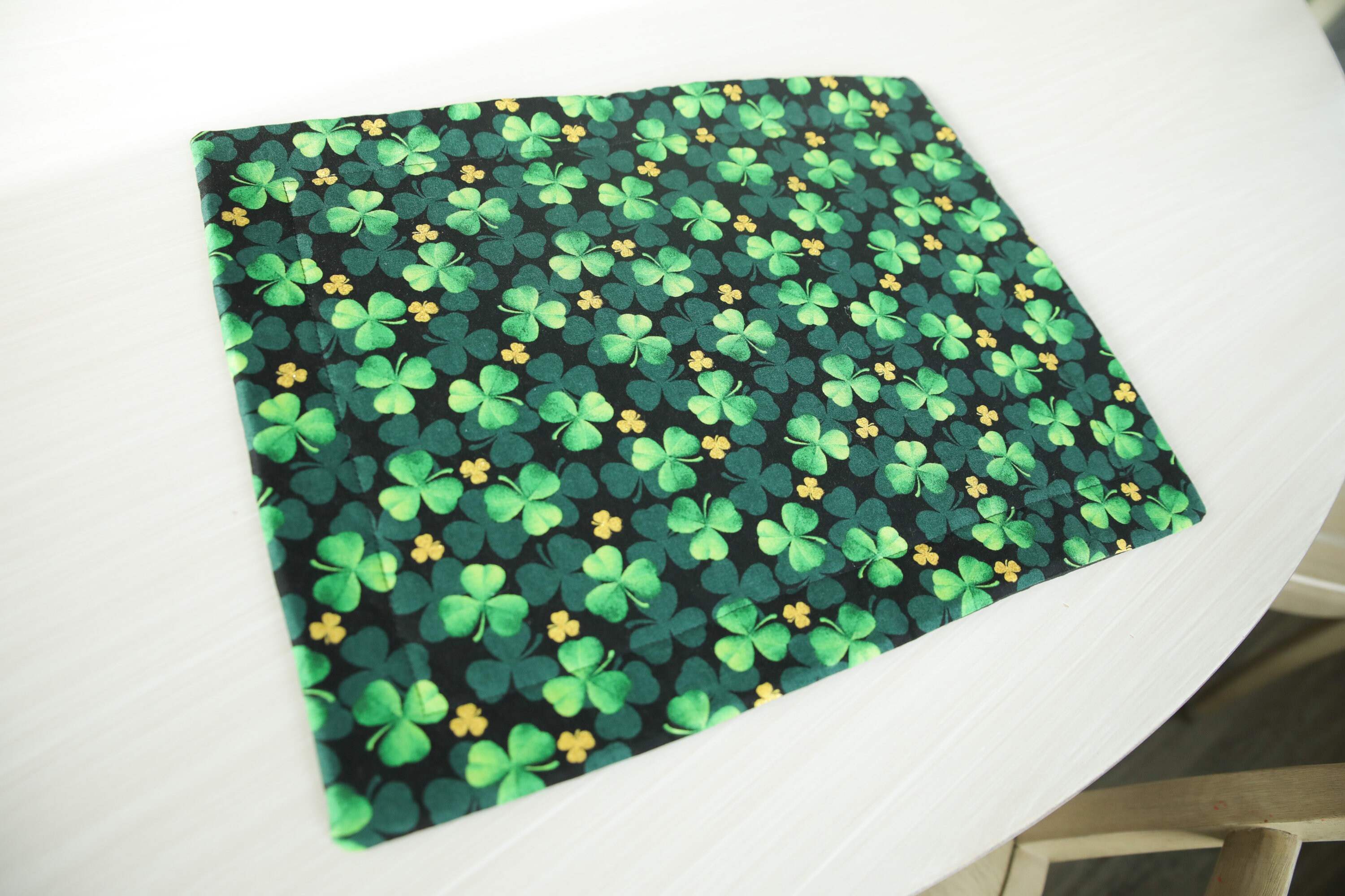 Clovers Quilted Placemats, St. Patricks Day placemat, March placemat, Leprechaun decor, placemat, table setting, leaf clovers