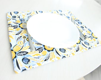 Retro Floral Quilted Placemat: Yellow & Blue Dining Decor