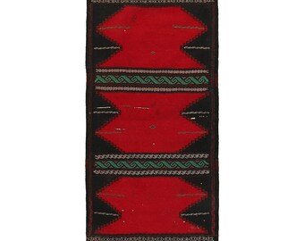 Chemin de table Kilim en laine rouge noué à la main (1,5 m) | Tapis tribal en laine à motifs zigzag | Décoration bohème artisanale | Touche rustique et chaleureuse pour la maison