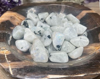 Pietra di luna arcobaleno, terzo occhio, pietre levigate, pietra tascabile, cristalli curativi, lavoro energetico