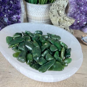 Nephrit Jade Tumbler,Herz Chakra,geschliffene Steine,Taschen Stein,Heilkristalle,Energiearbeit
