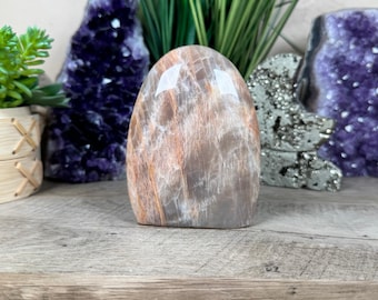 Peach Moonstone Freeform 4.15in, high flash, home decor