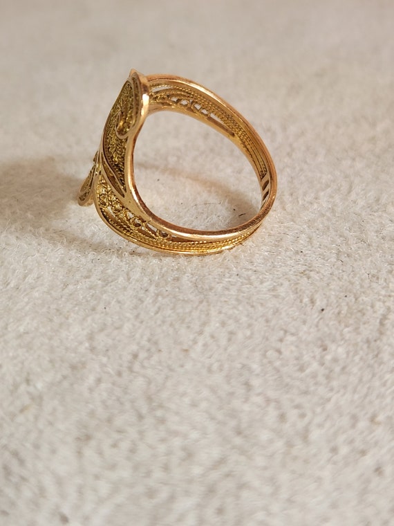 Vintage Filigree Solid 14Kt Gold Ring Size 5.5 - image 2