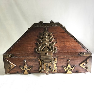 Indian Sindoor Dani Brass Box From Kerala - 19thC Indian Sindoor Dani Brass Box From Kerala - 19thC