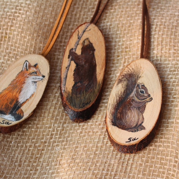 Handpainted wood slice wooden jewellery, nature forest animals necklace pendant, fox, bear, robin, bird, squirrel