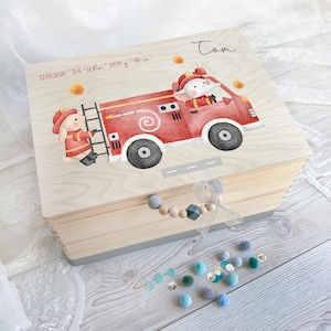 Personalisierte Erinnerungskiste Feuerwehr | Holzbox mit Gravur | Geschenk für Kinder, Feuerwehrmann, Geburt, Geburtstag