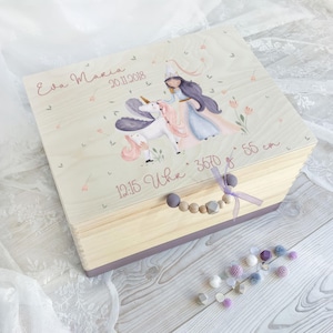 Holzkiste für Erinnerungen | Magische Prinzessin mit Einhorn & Blumen | Geschenk zur Taufe, Geburt, oder Geburtstag für Kinder + Baby