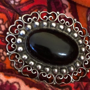 アンティークメキシコ「プラタスターリング」オニキスブローチピン、プレイーグルマーク、初期メキシコの銀細工職人による美しい作品、2インチ、18グラム