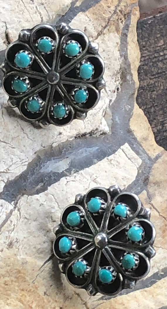 Elegant Vintage Native American Zuni Turquoise Needlepoint Sterling Silver Earrings Elegant Vintage Native American Zuni Turquoise Needlepoint Sterling Silver Earrings